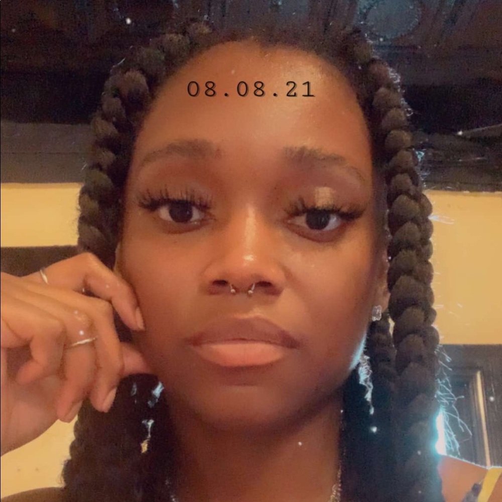 Meet your Posher, Tenisha